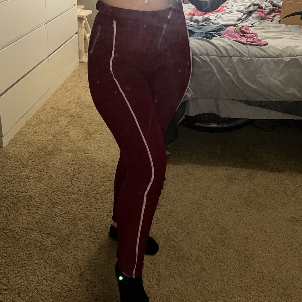 Maroon leggings